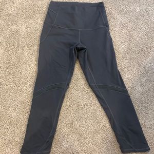 Lululemon gray high waisted capri pants size 4.